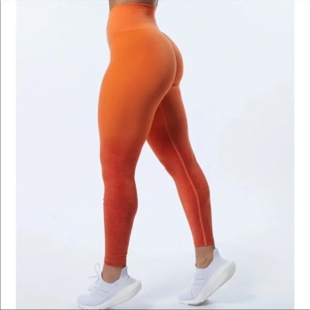 Alphalete Amplify Ombré Strawberry Orange Seamless Leggings